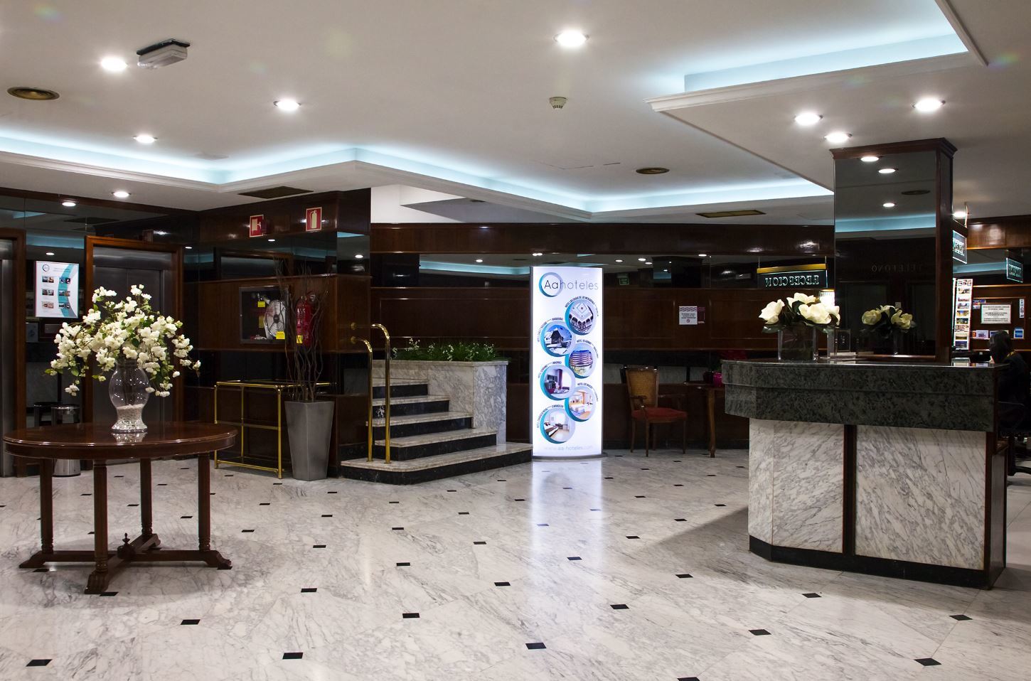 萨拉戈萨皇家酒店 外观 照片